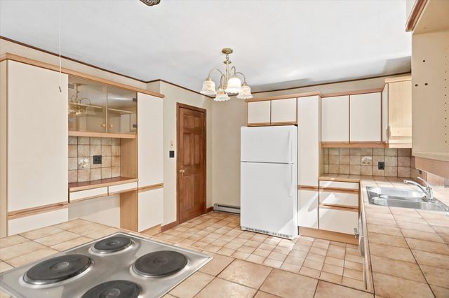 1881 Great Pond Road, North Andover, MA 01845
