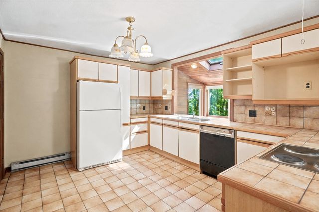 1881 Great Pond Road, North Andover, MA 01845