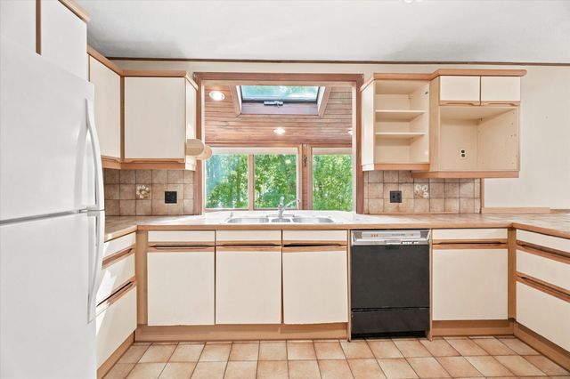 1881 Great Pond Road, North Andover, MA 01845