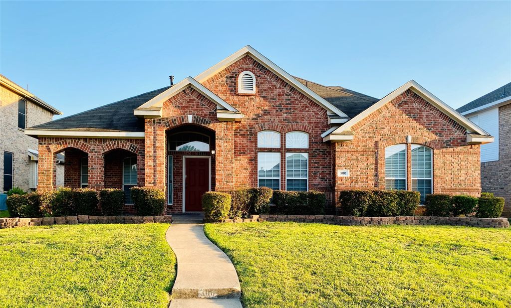 300 Rain Tree Drive, Sunnyvale, TX 75182