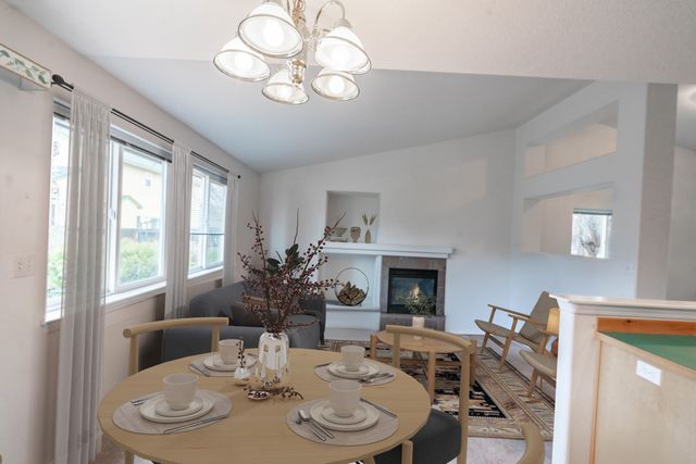 2120 NW 21st Court, Redmond, OR 97756