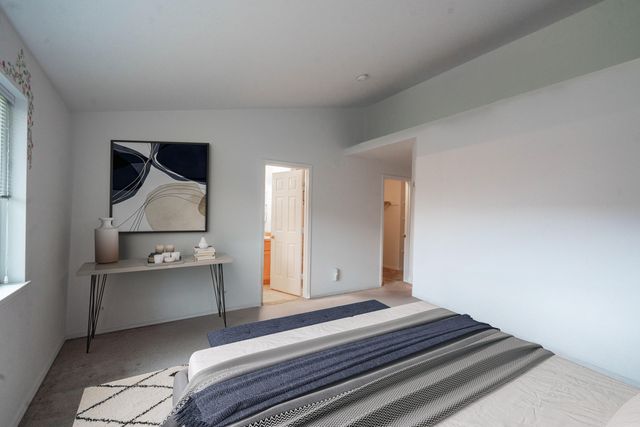 2120 NW 21st Court, Redmond, OR 97756