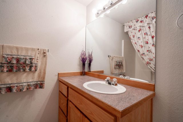 2120 NW 21st Court, Redmond, OR 97756