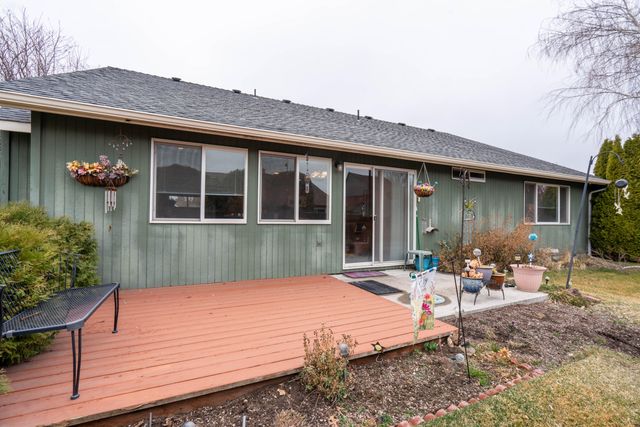 2120 NW 21st Court, Redmond, OR 97756