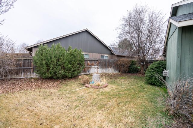2120 NW 21st Court, Redmond, OR 97756