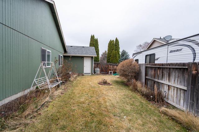 2120 NW 21st Court, Redmond, OR 97756