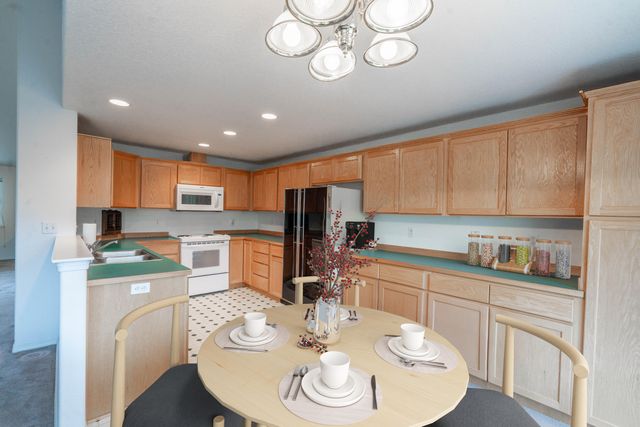 2120 NW 21st Court, Redmond, OR 97756