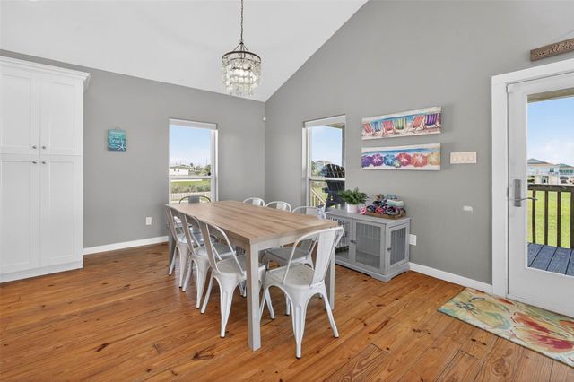 18607 Warrior Road, Galveston, TX 77554