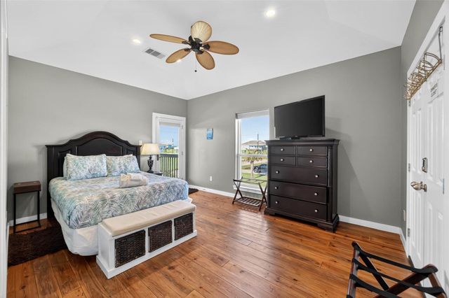 18607 Warrior Road, Galveston, TX 77554