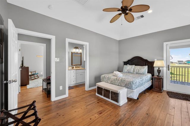 18607 Warrior Road, Galveston, TX 77554