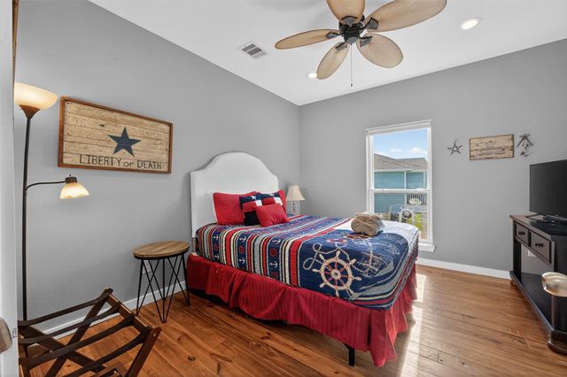 18607 Warrior Road, Galveston, TX 77554