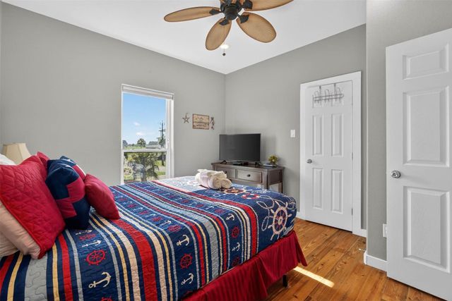 18607 Warrior Road, Galveston, TX 77554