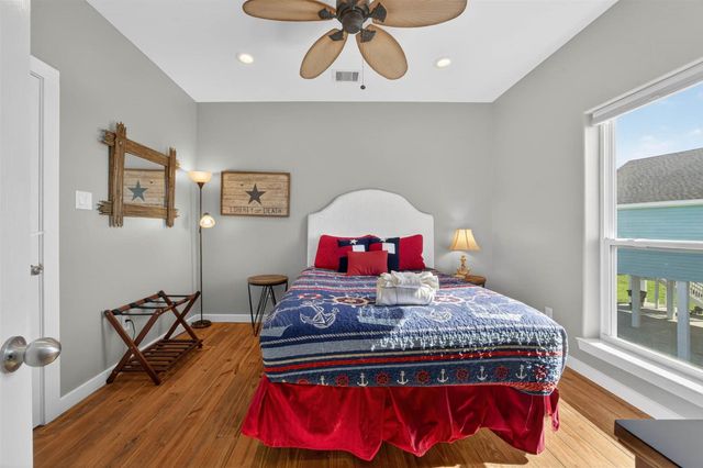 18607 Warrior Road, Galveston, TX 77554