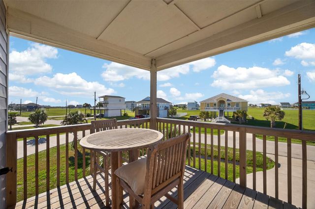 18607 Warrior Road, Galveston, TX 77554