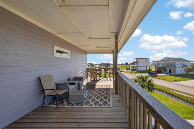 18607 Warrior Road, Galveston, TX 77554