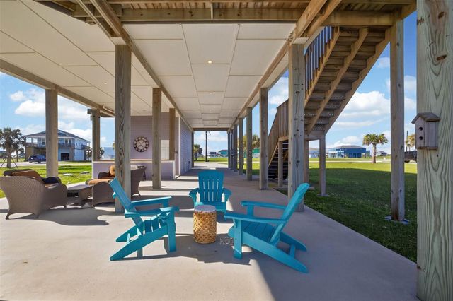 18607 Warrior Road, Galveston, TX 77554