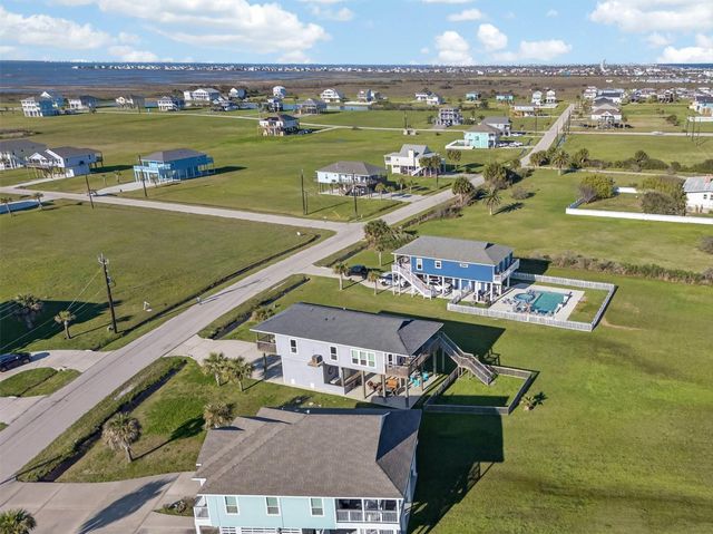 18607 Warrior Road, Galveston, TX 77554