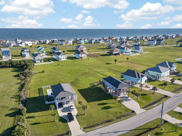 18607 Warrior Road, Galveston, TX 77554