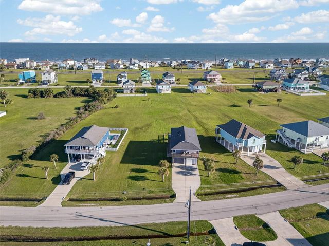 18607 Warrior Road, Galveston, TX 77554