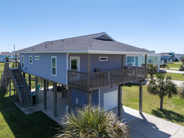 18607 Warrior Road, Galveston, TX 77554