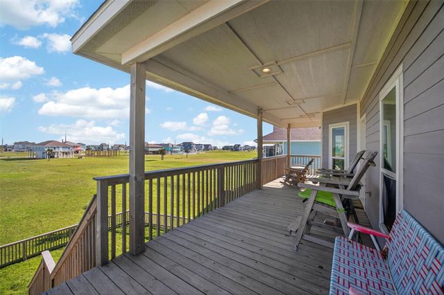 18607 Warrior Road, Galveston, TX 77554