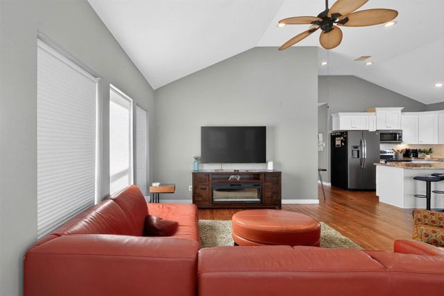 18607 Warrior Road, Galveston, TX 77554