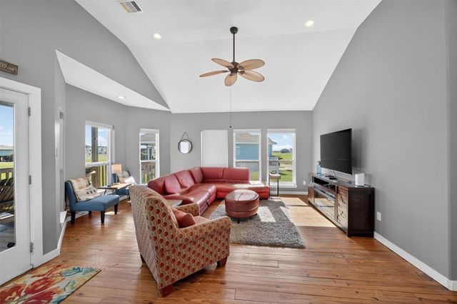 18607 Warrior Road, Galveston, TX 77554