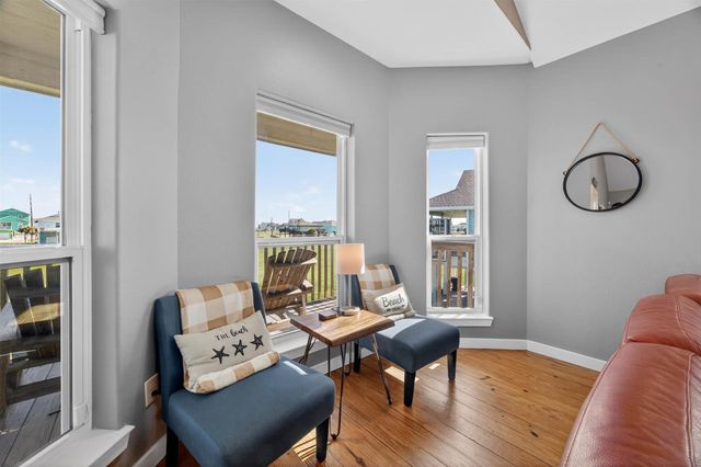 18607 Warrior Road, Galveston, TX 77554