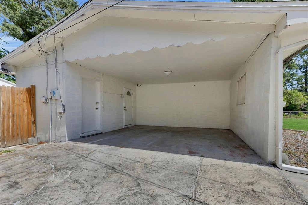 Image 13 of property listing at 3412 NE 22ND COURT, Ocala, FL 34479