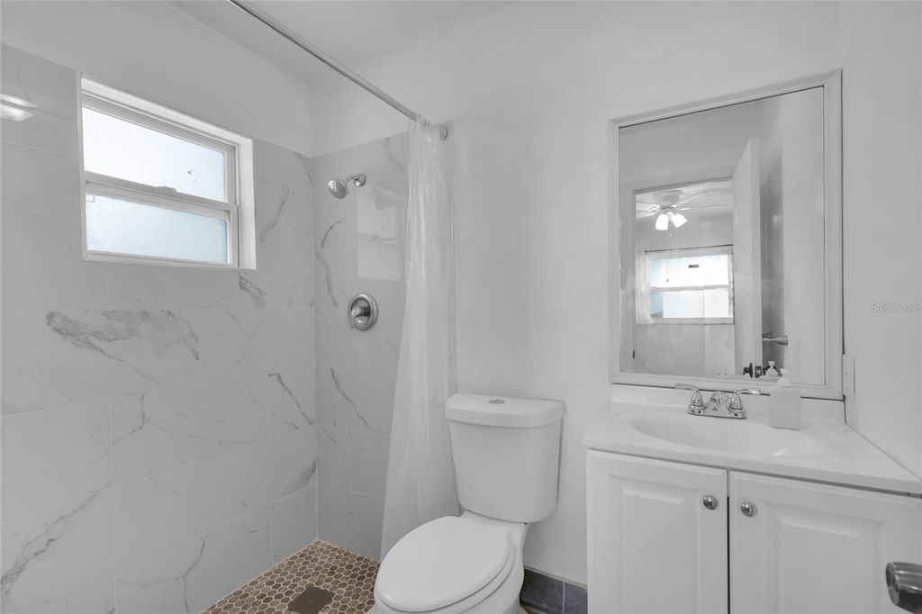 Image 20 of property listing at 3412 NE 22ND COURT, Ocala, FL 34479