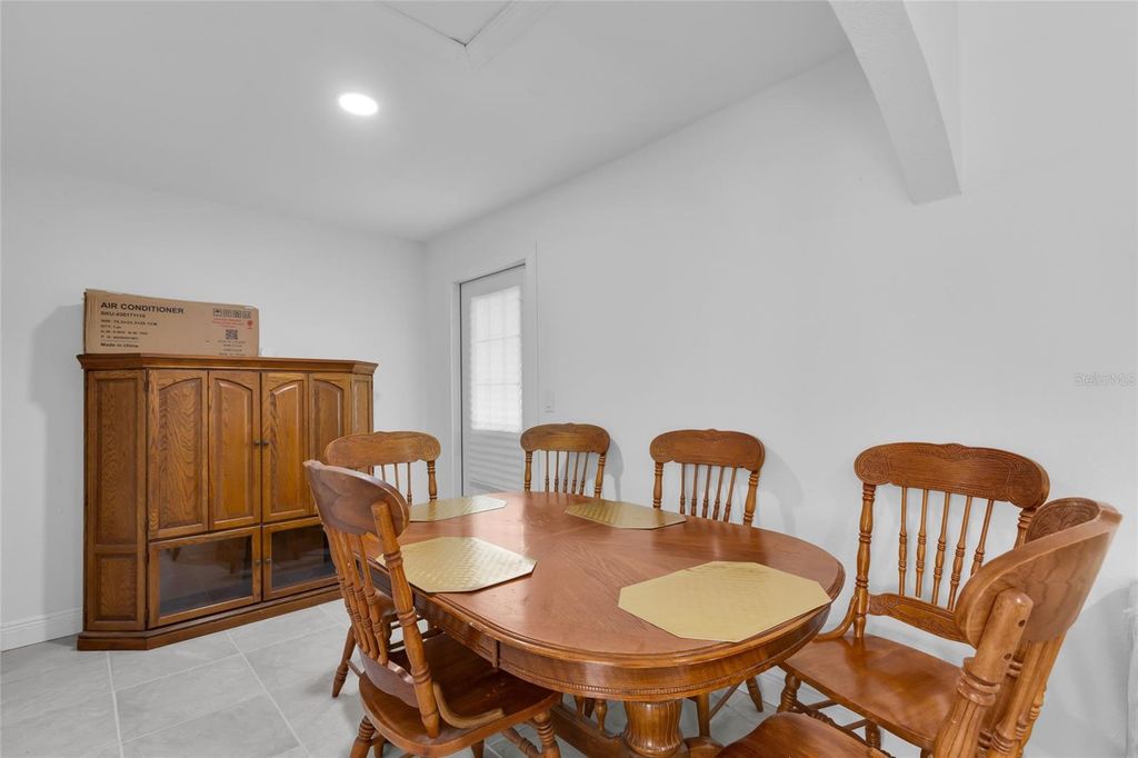 Image 32 of property listing at 3412 NE 22ND COURT, Ocala, FL 34479