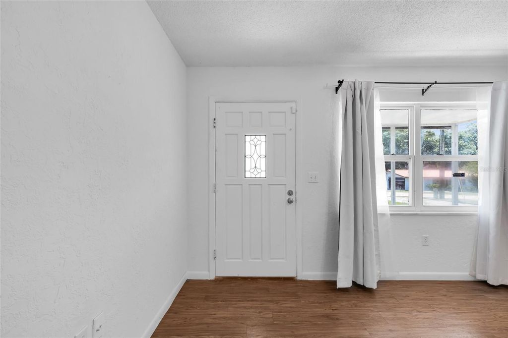 Image 5 of property listing at 3412 NE 22ND COURT, Ocala, FL 34479