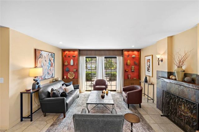 2556 N Ridgecrest, Orange, CA 92867