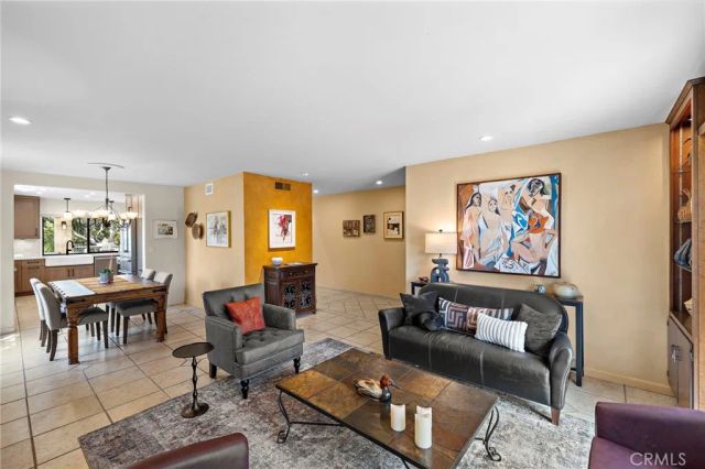 2556 N Ridgecrest, Orange, CA 92867