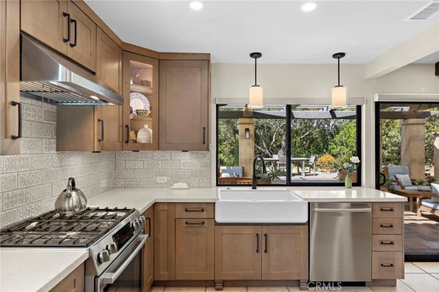 2556 N Ridgecrest, Orange, CA 92867