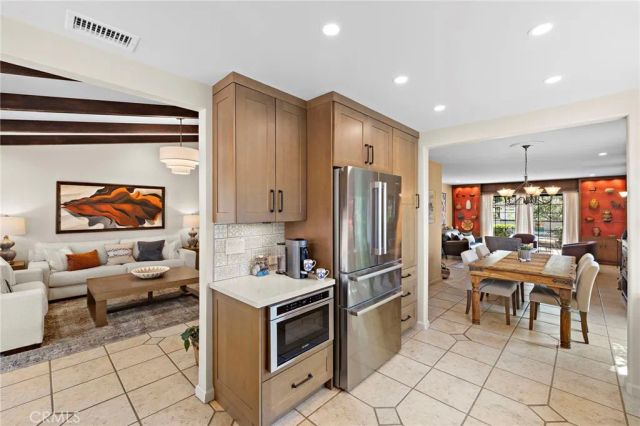 2556 N Ridgecrest, Orange, CA 92867