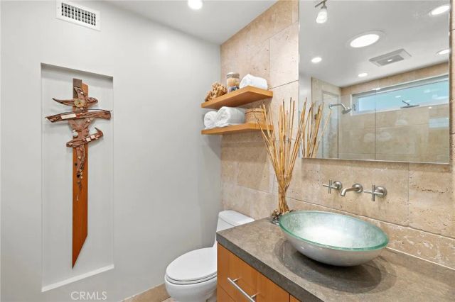 2556 N Ridgecrest, Orange, CA 92867