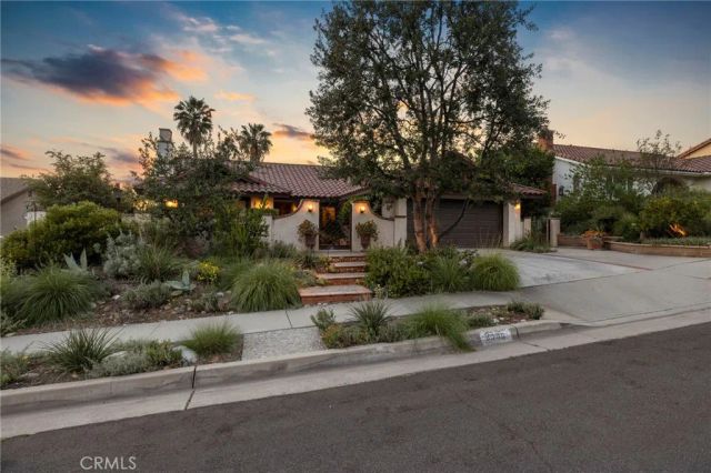 2556 N Ridgecrest, Orange, CA 92867