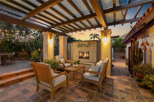 2556 N Ridgecrest, Orange, CA 92867