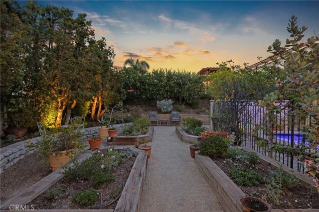 2556 N Ridgecrest, Orange, CA 92867