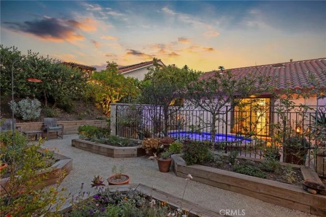 2556 N Ridgecrest, Orange, CA 92867