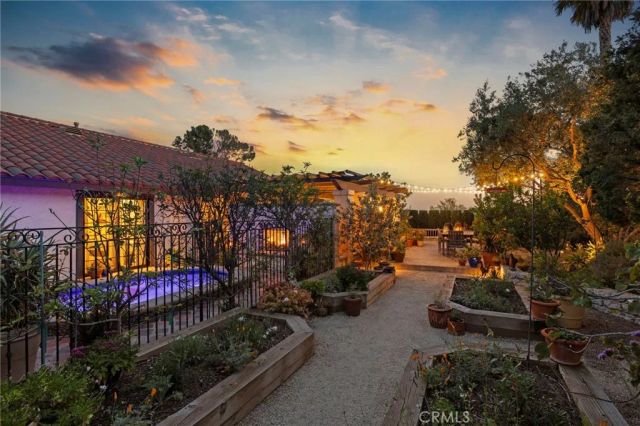 2556 N Ridgecrest, Orange, CA 92867