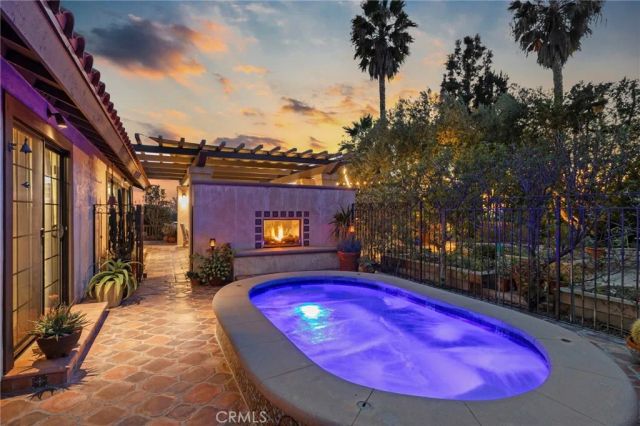 2556 N Ridgecrest, Orange, CA 92867