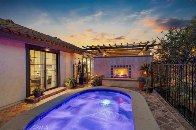 2556 N Ridgecrest, Orange, CA 92867