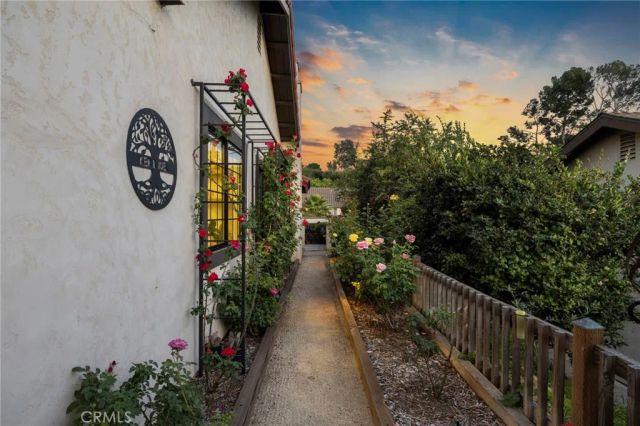 2556 N Ridgecrest, Orange, CA 92867