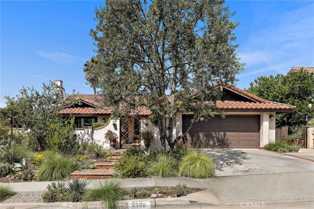 2556 N Ridgecrest, Orange, CA 92867