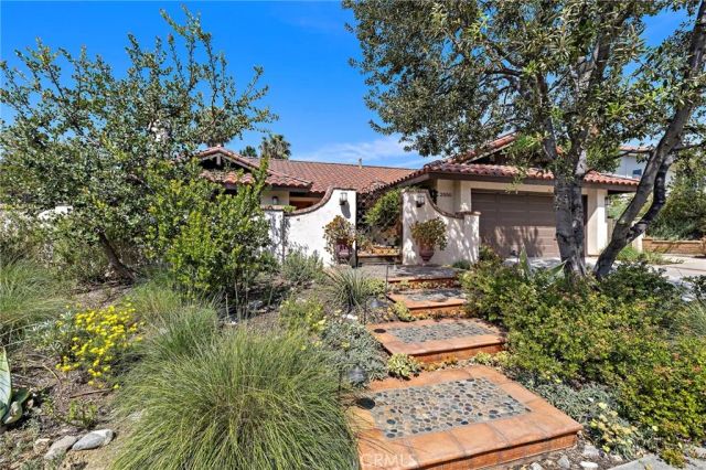 2556 N Ridgecrest, Orange, CA 92867