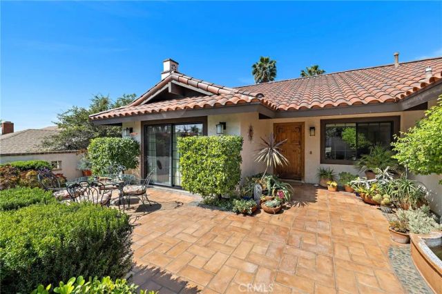 2556 N Ridgecrest, Orange, CA 92867