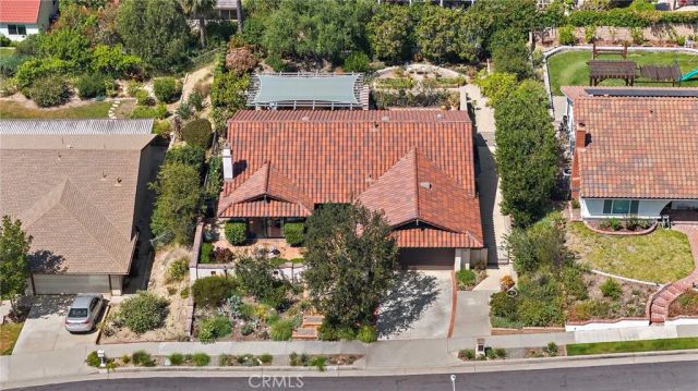 2556 N Ridgecrest, Orange, CA 92867