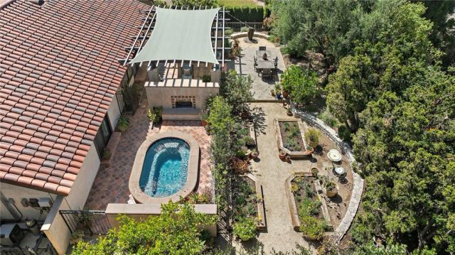 2556 N Ridgecrest, Orange, CA 92867